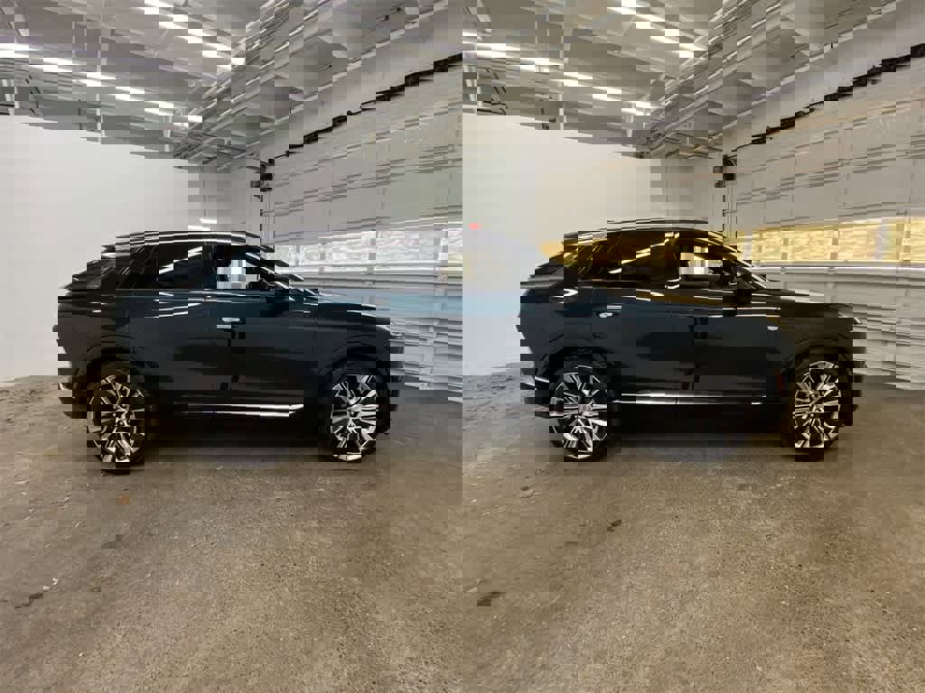 Certified 2025 Cadillac Lyriq Luxury w/ LPO, Floor Liner Package image 7