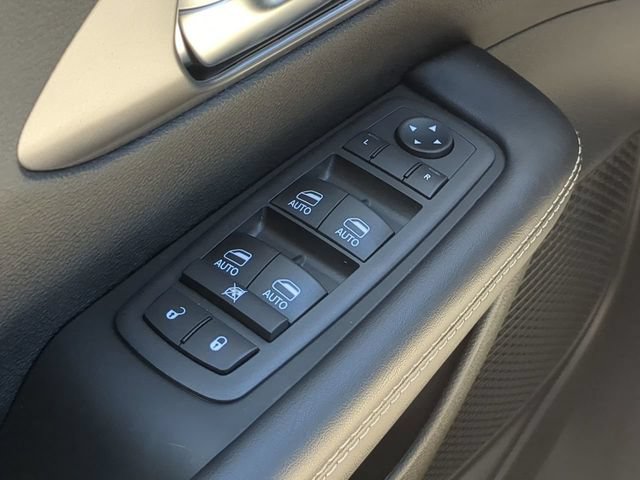 New 2026 Chrysler Pacifica Select FWD image 30