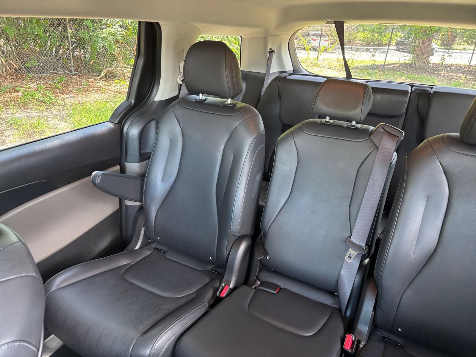 Used 2026 Kia Carnival FWD image 41