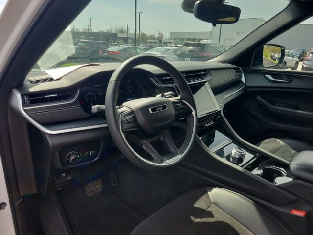 Used 2023 Jeep Grand Cherokee L Laredo AWD/4WD image 19