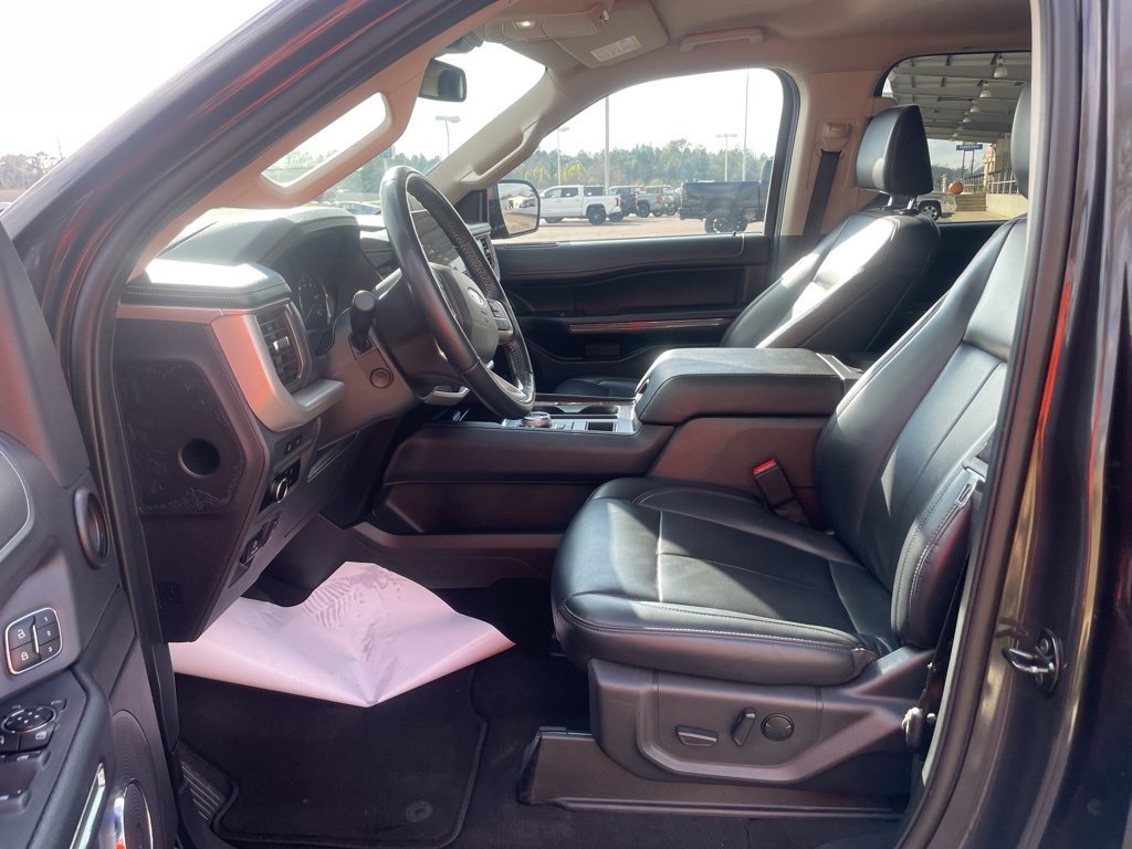 Used 2024 Ford Expedition Max XLT image 11