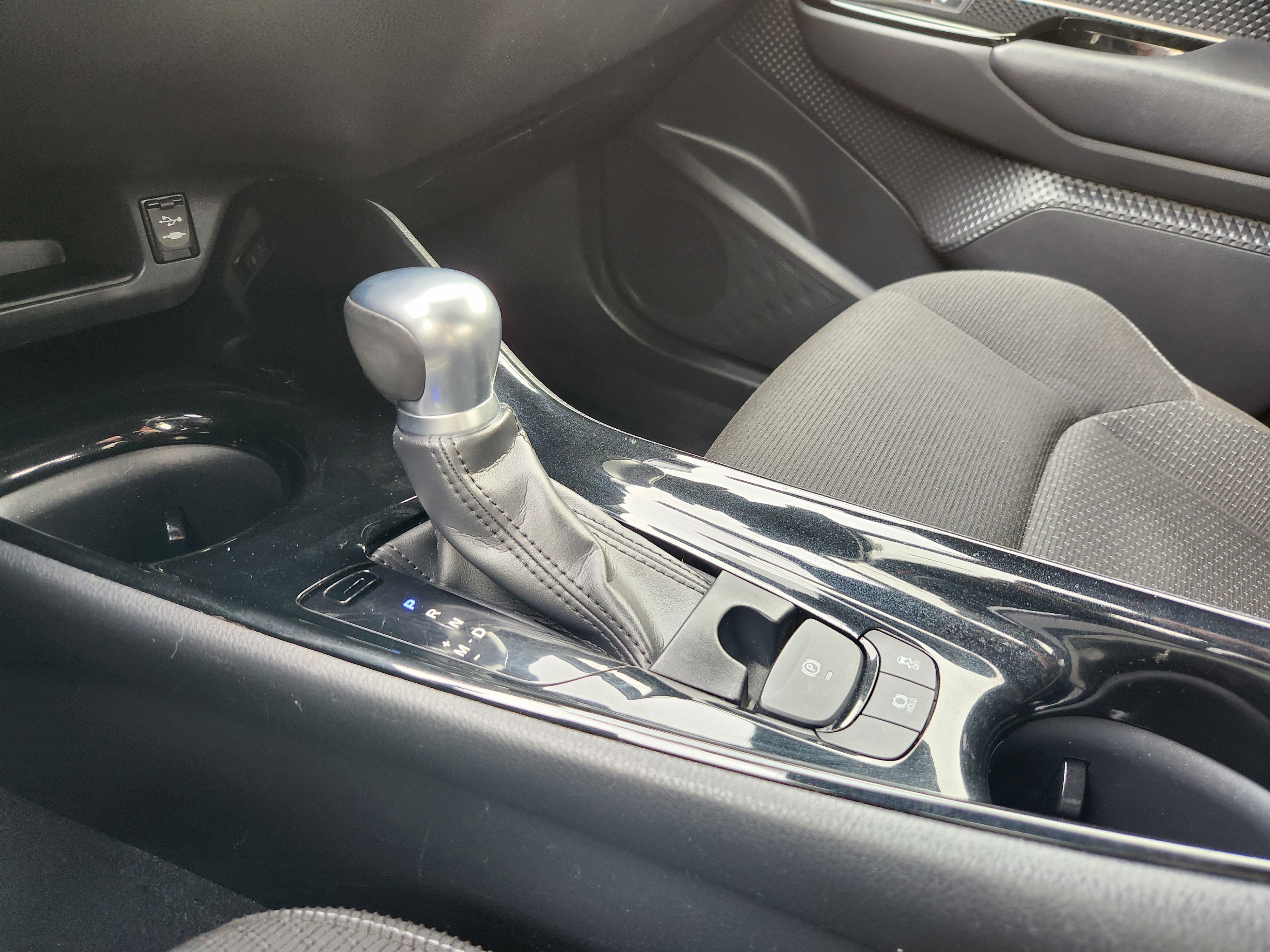 Used 2019 Toyota C-HR XLE FWD image 24