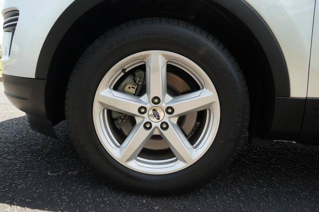 Used 2019 Ford Explorer XLT FWD image 38