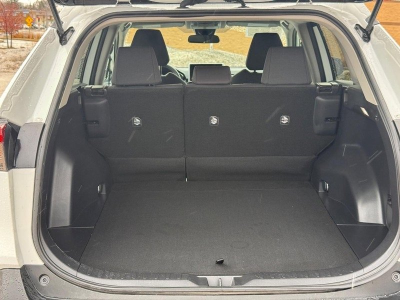 Used 2024 Toyota RAV4 LE image 9