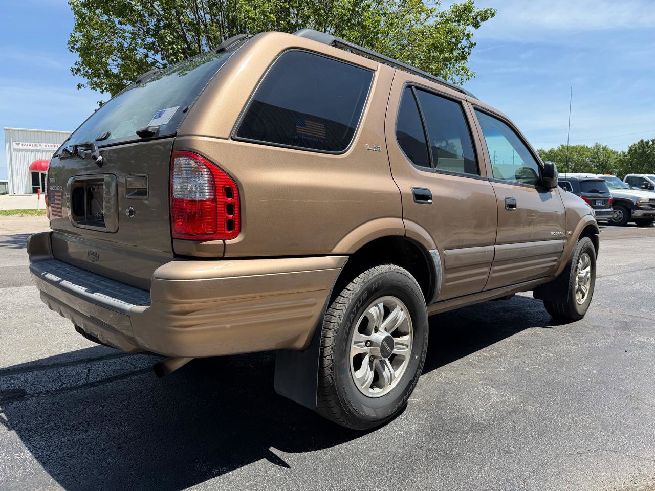 Used 2001 Isuzu Rodeo S RWD image 3