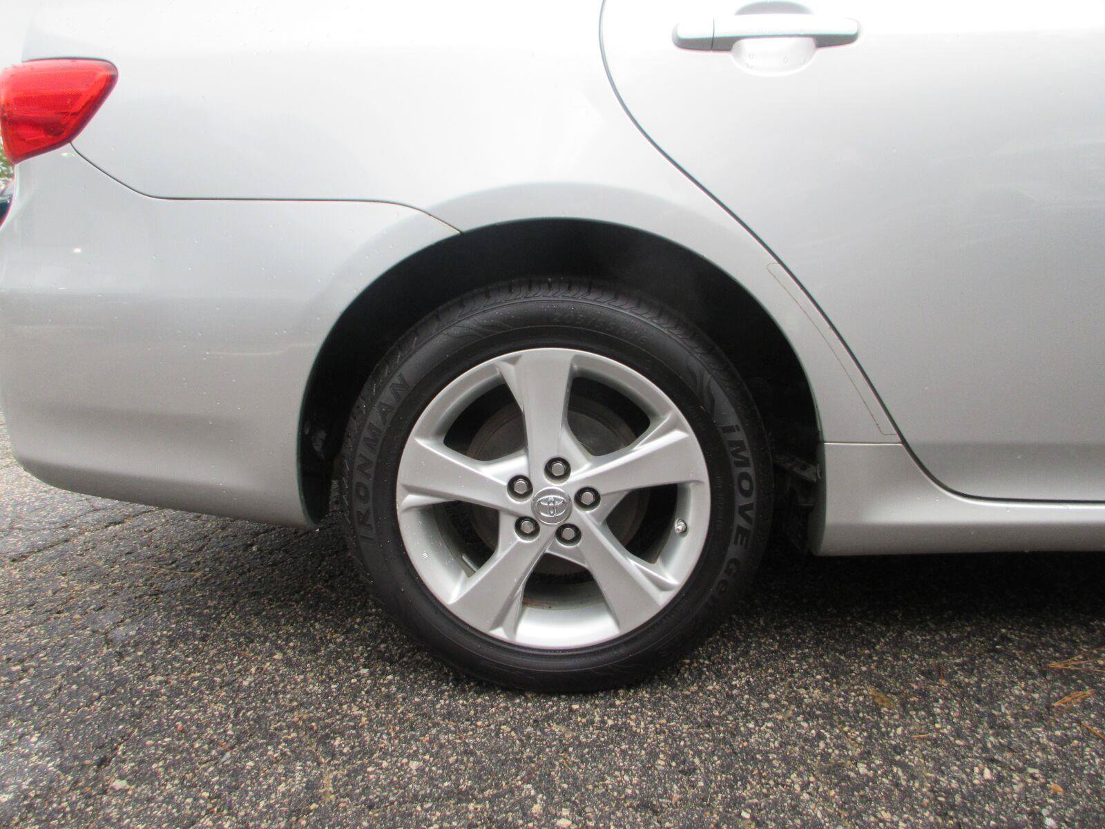 Used 2012 Toyota Corolla LE w/ Premium Pkg FWD image 22