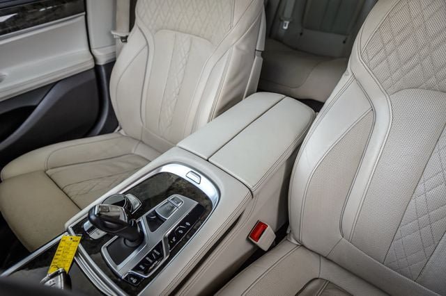 Used 2018 BMW 740i xDrive AWD/4WD image 44
