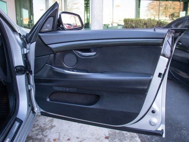 Used 2017 BMW 550i Gran Turismo xDrive image 20