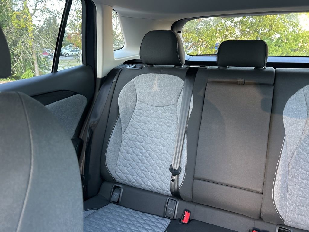 Used 2025 Volkswagen Tiguan S image 12