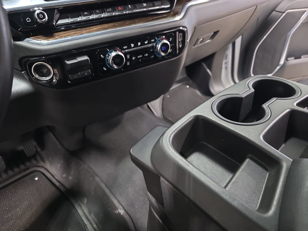 Used 2023 GMC Sierra 1500 Elevation image 24