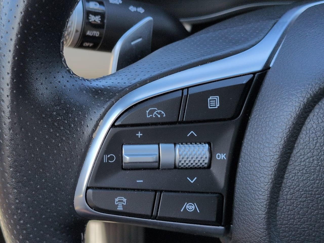 Used 2024 Genesis G70 2.5T image 26