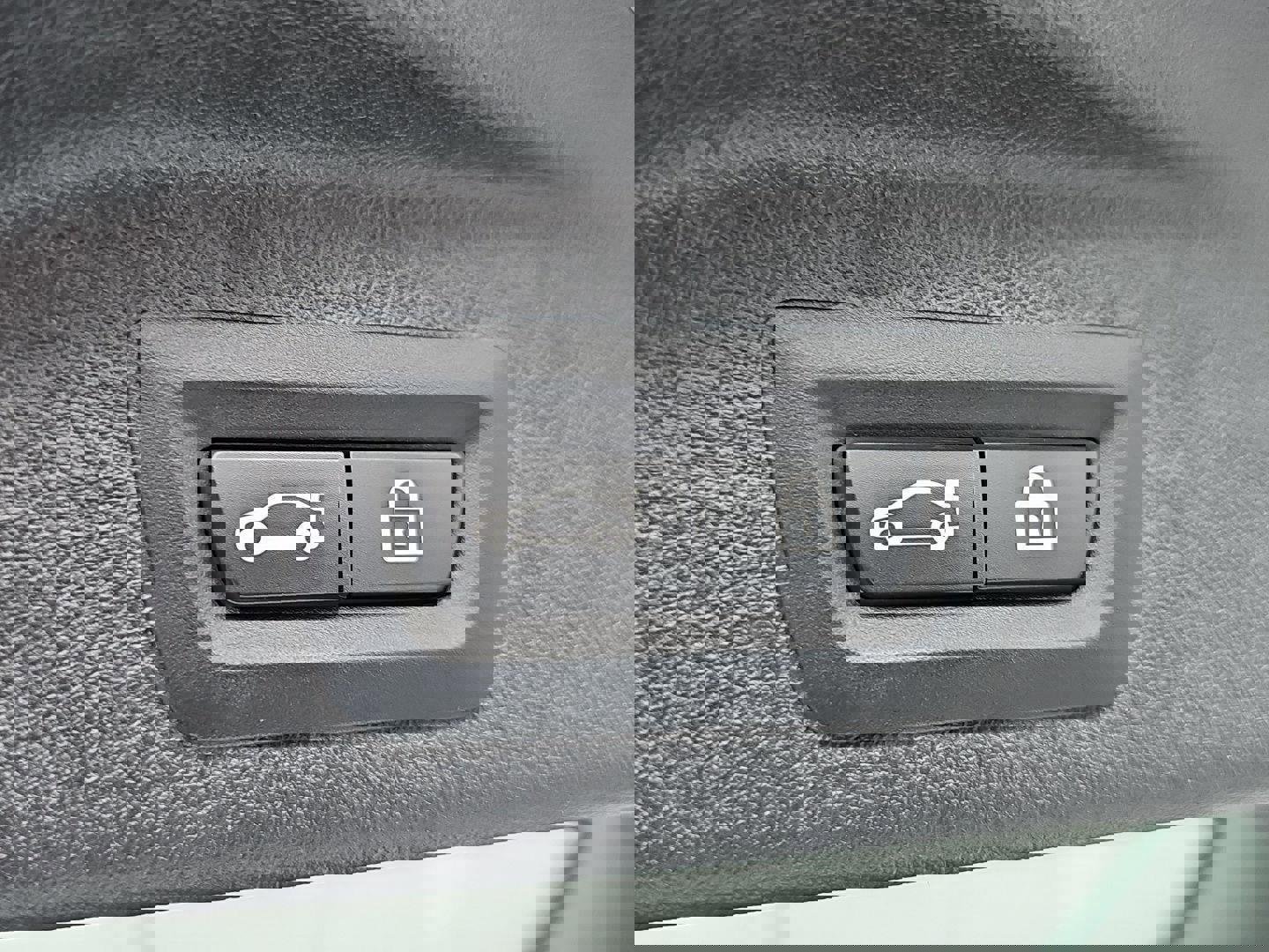 Used 2023 BMW X7 M60i w/ Executive Package image 36