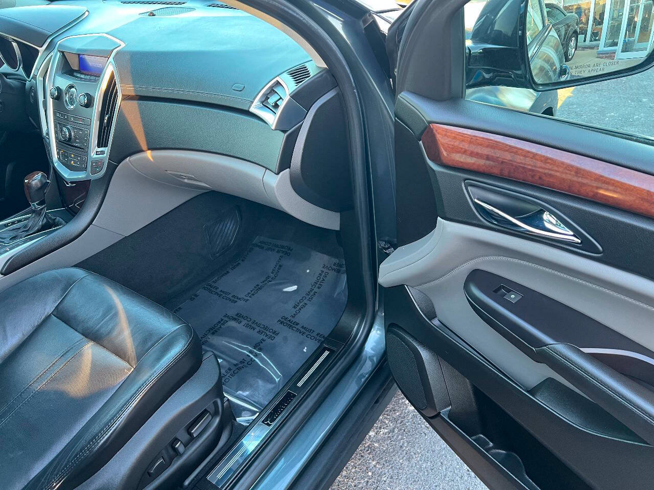 Used 2011 Cadillac SRX Luxury FWD image 29