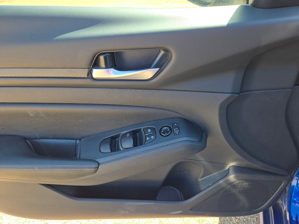 Used 2025 Nissan Altima 2.5 SV image 20