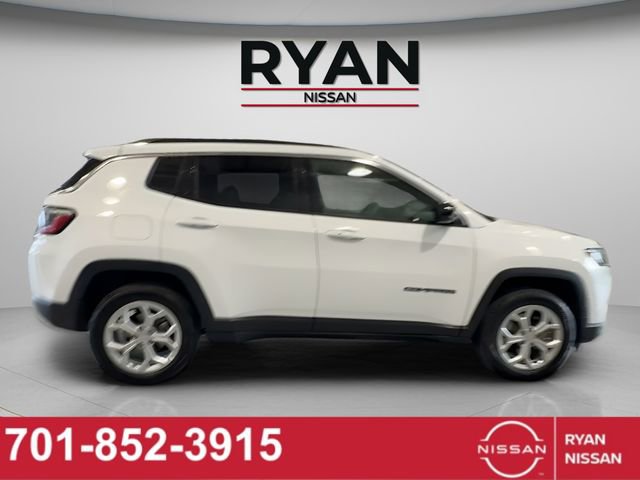 Used 2024 Jeep Compass Latitude image 6