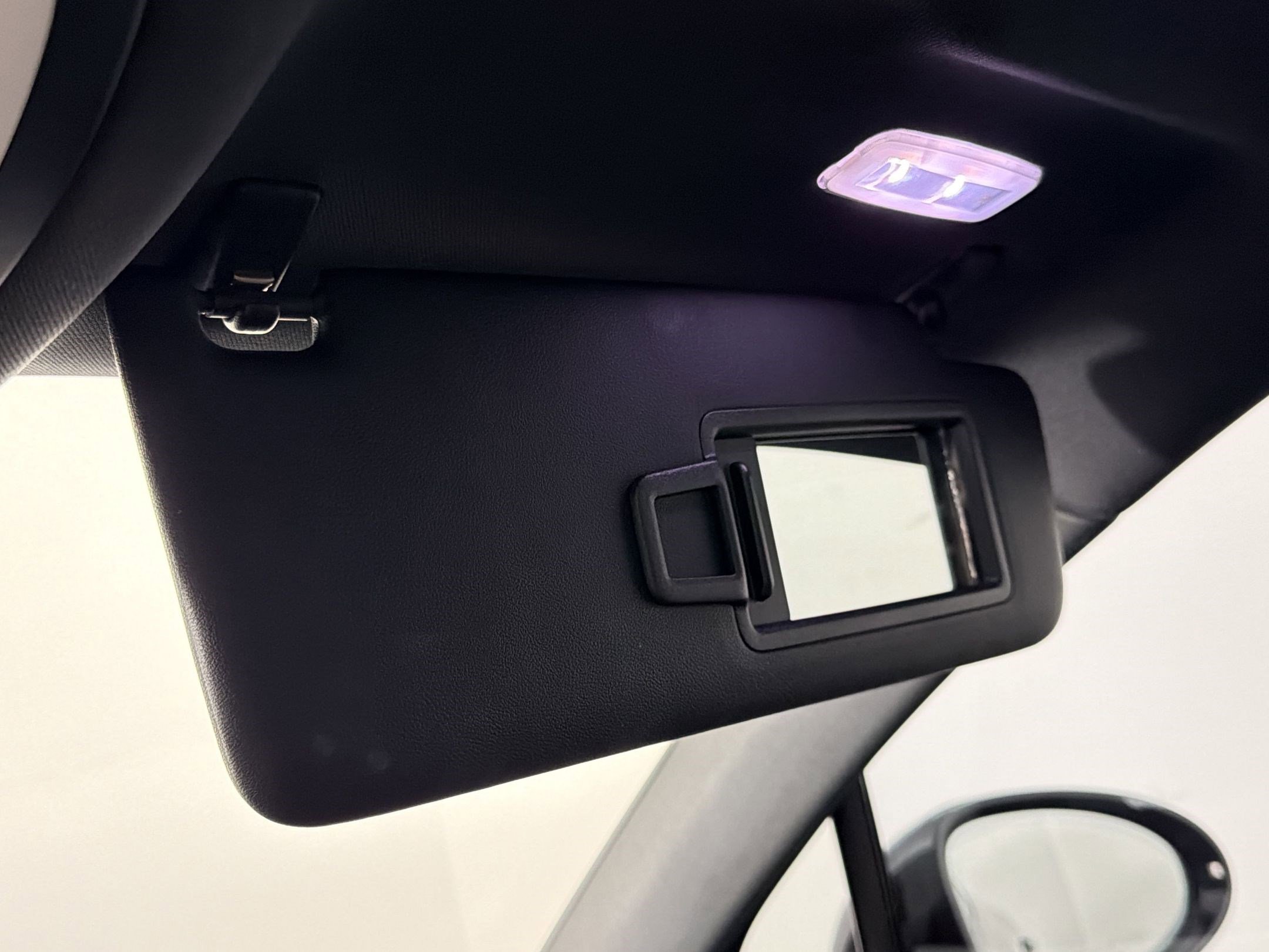 Certified 2023 Porsche Macan image 30