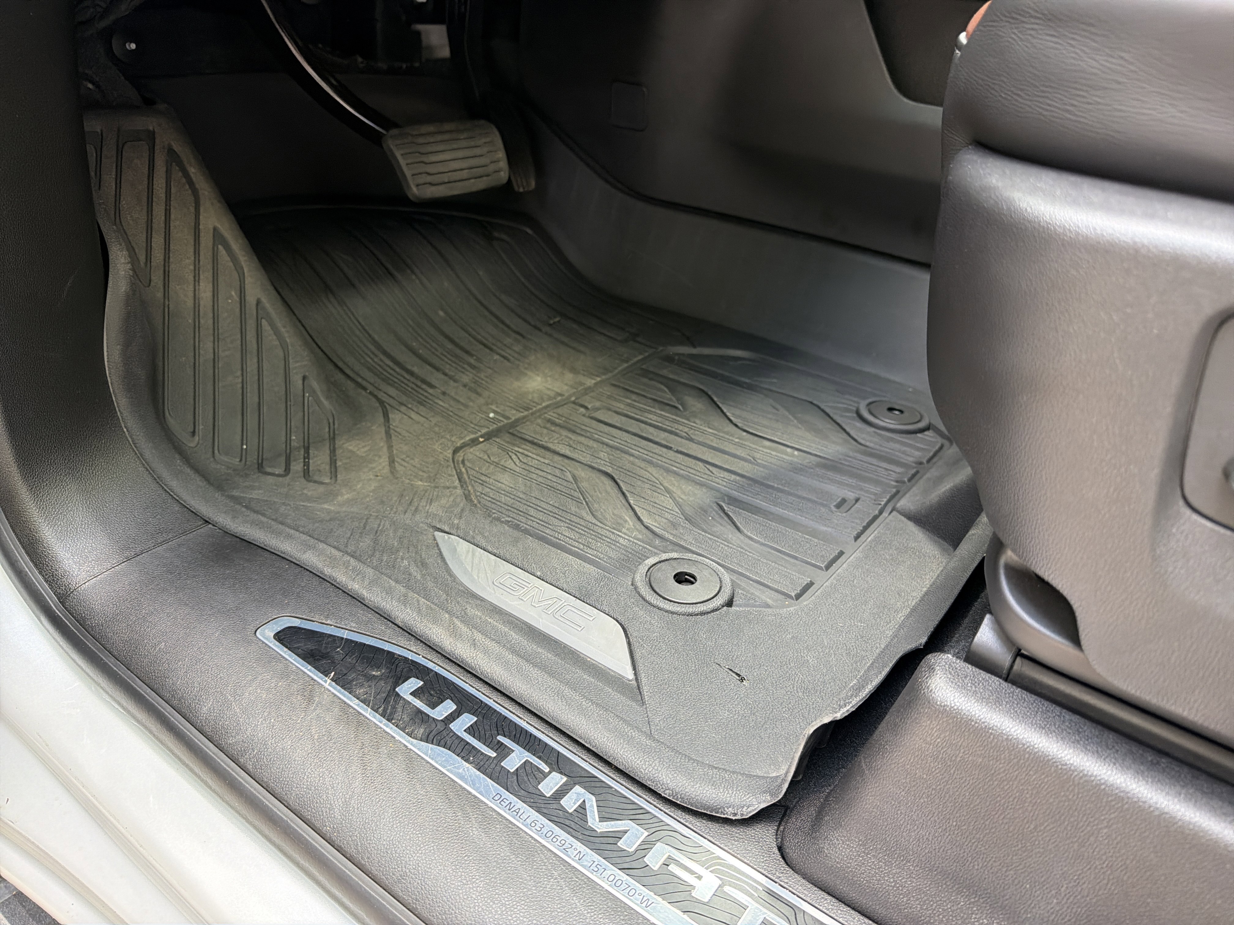 Used 2024 GMC Sierra 2500 Denali Ultimate image 17