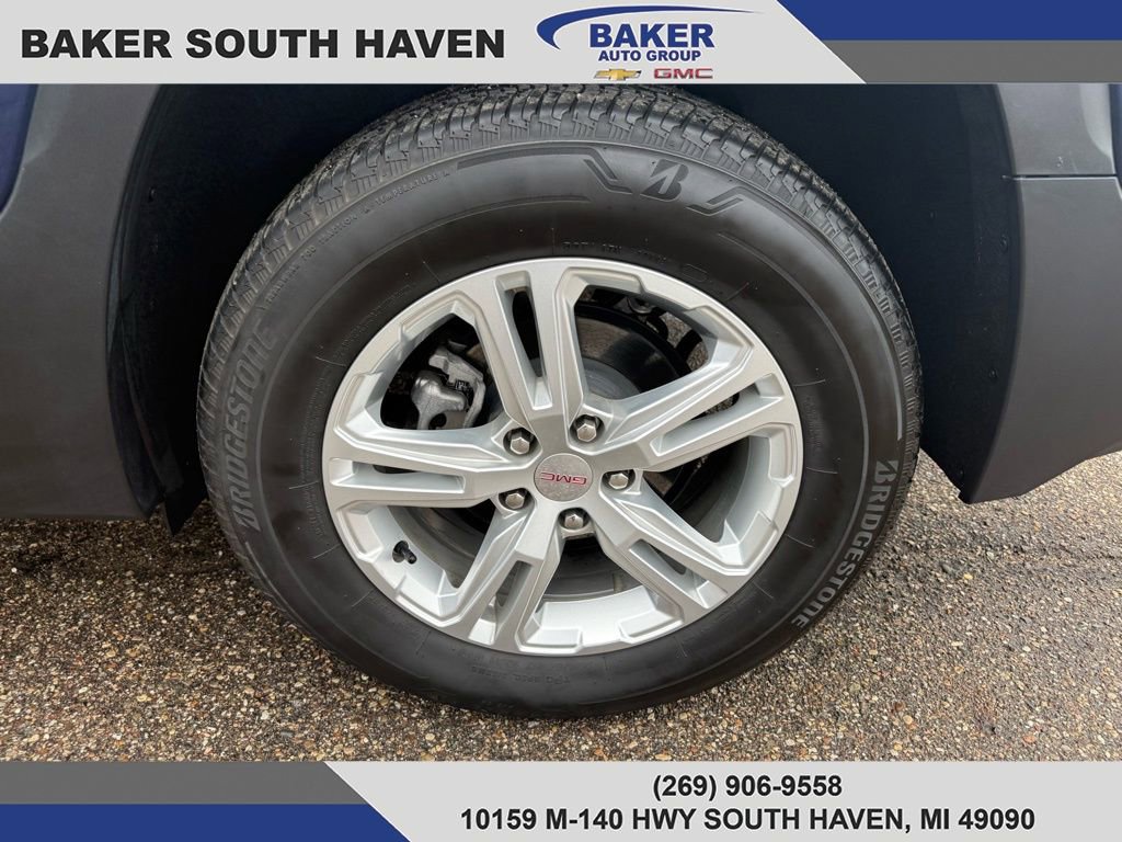 Used 2022 GMC Terrain SLE w/ Driver Convenience Package image 4