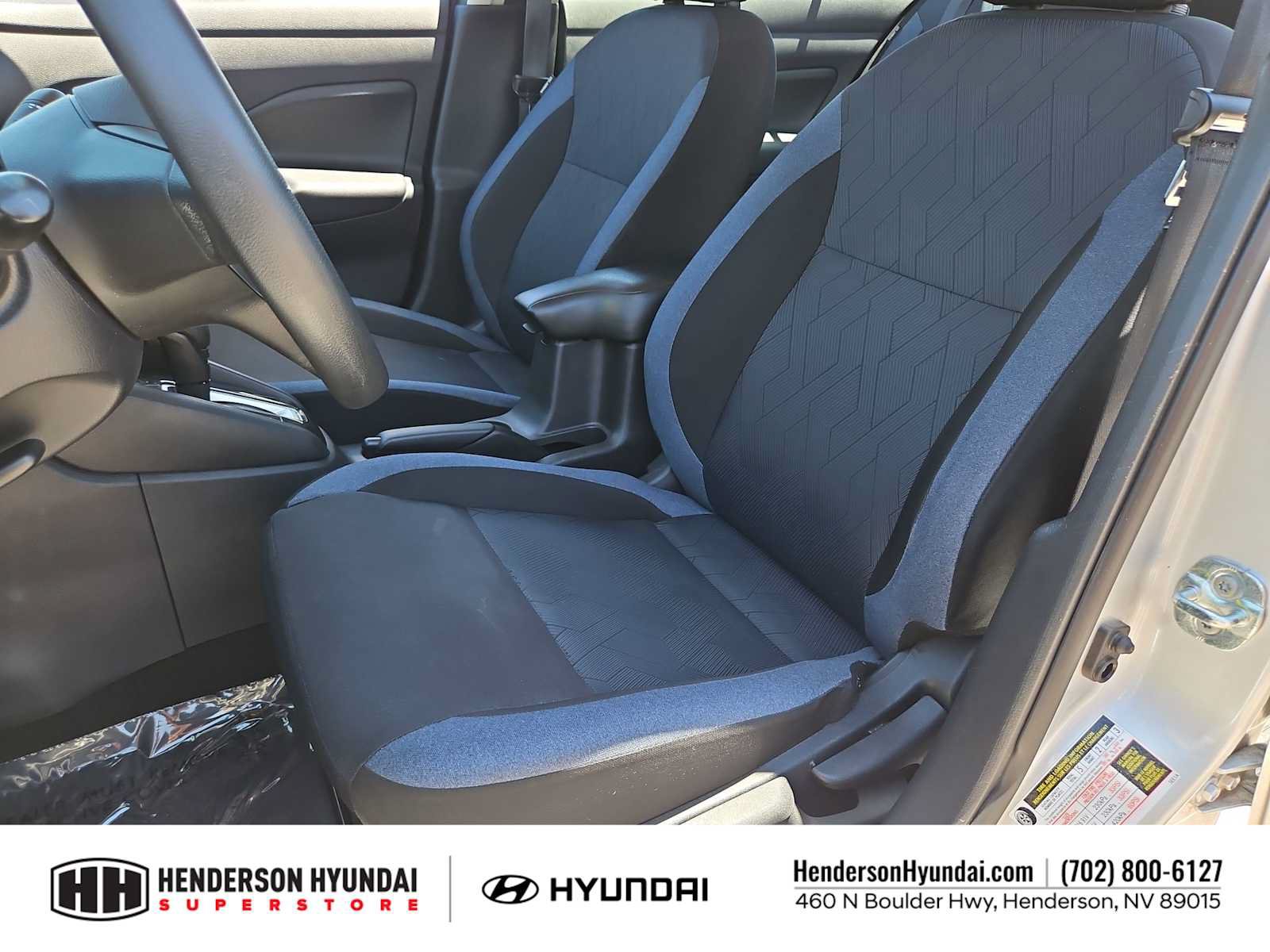 Used 2023 Nissan Versa SV FWD image 16