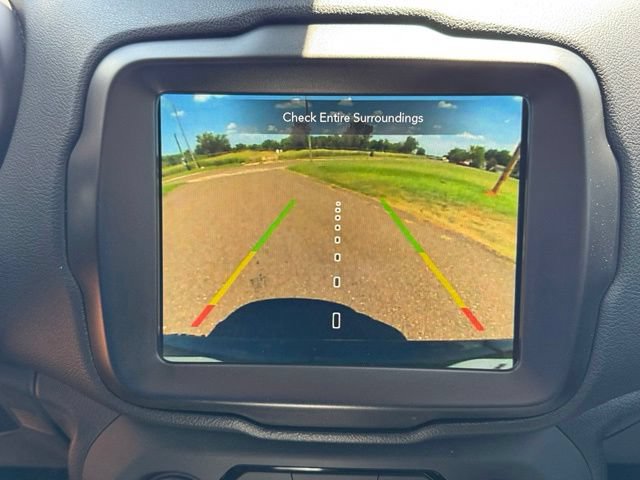 Certified 2022 Jeep Renegade Latitude w/ Convenience Group AWD/4WD image 15