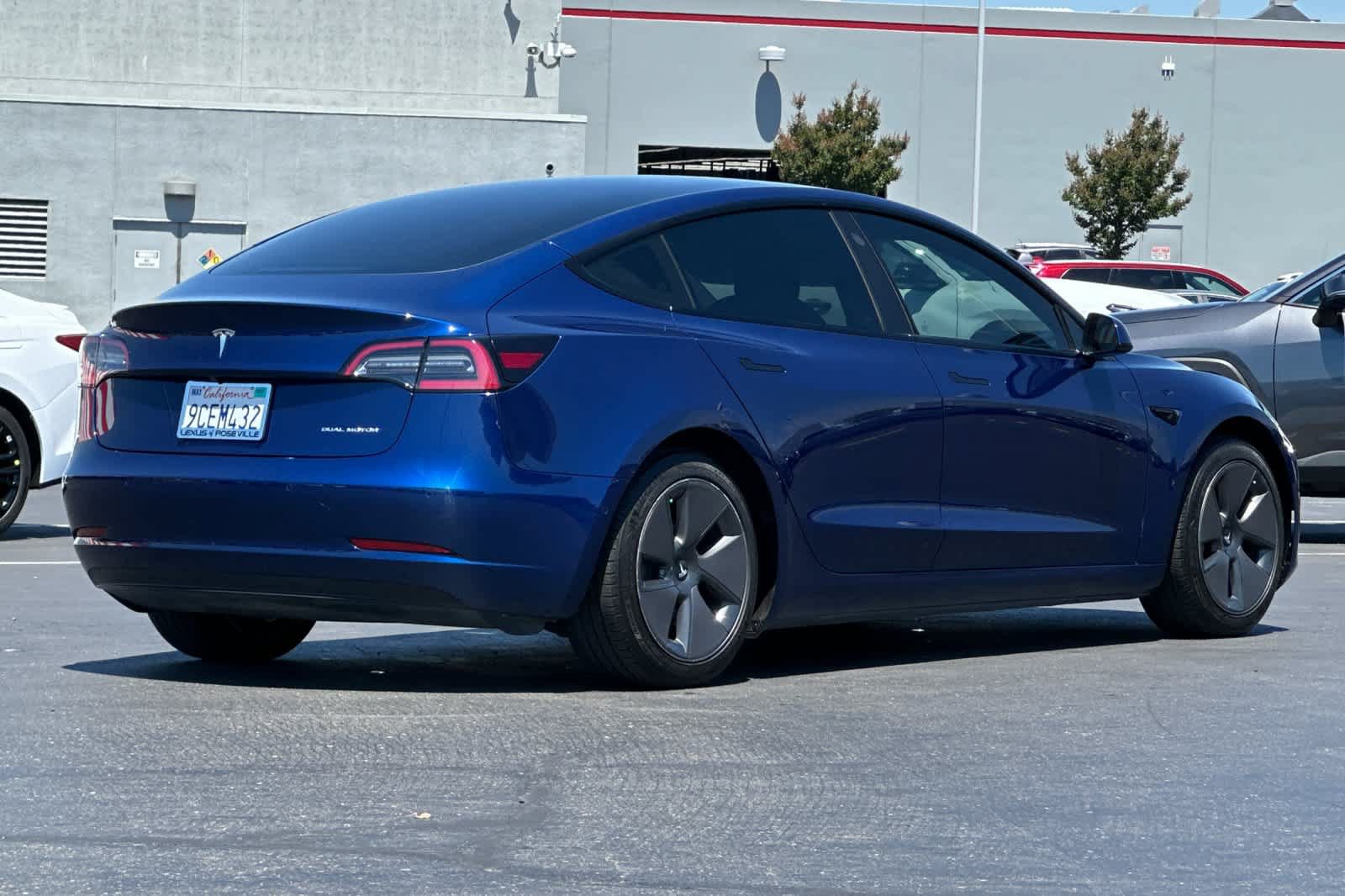 Used 2022 Tesla Model 3 Long Range AWD/4WD image 2