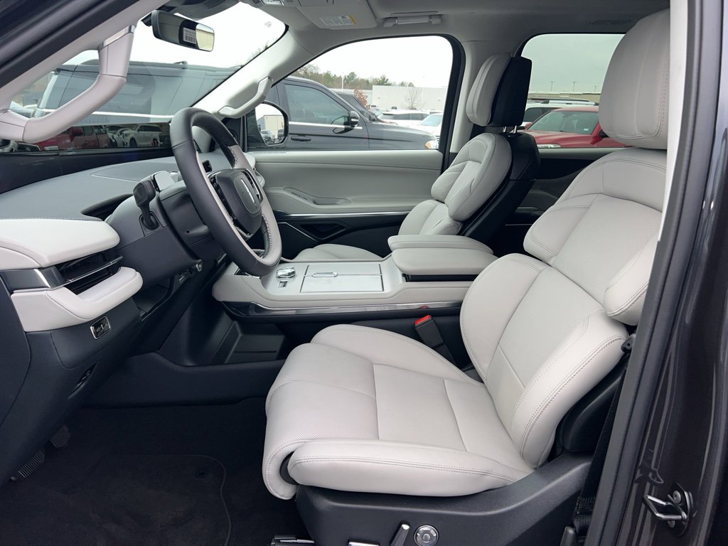 New 2026 Lincoln Navigator L Reserve w/ Jet Appearance Package image 9