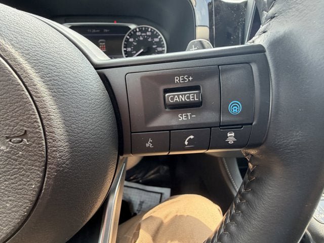 Used 2025 Nissan Pathfinder SV FWD image 21