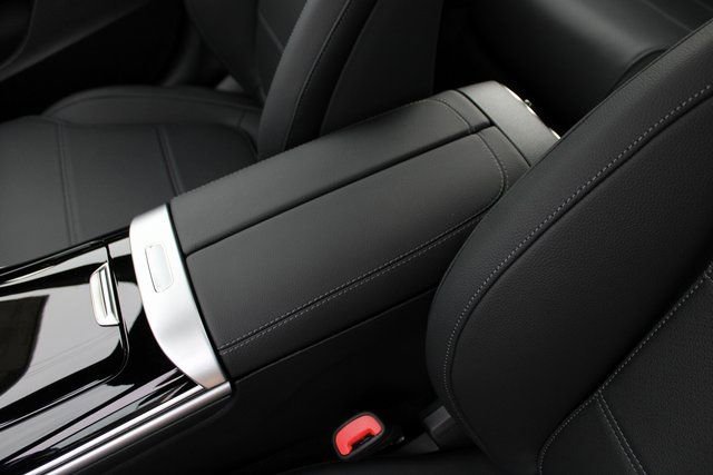 New 2025 Mercedes-Benz C 300 4MATIC Sedan image 31