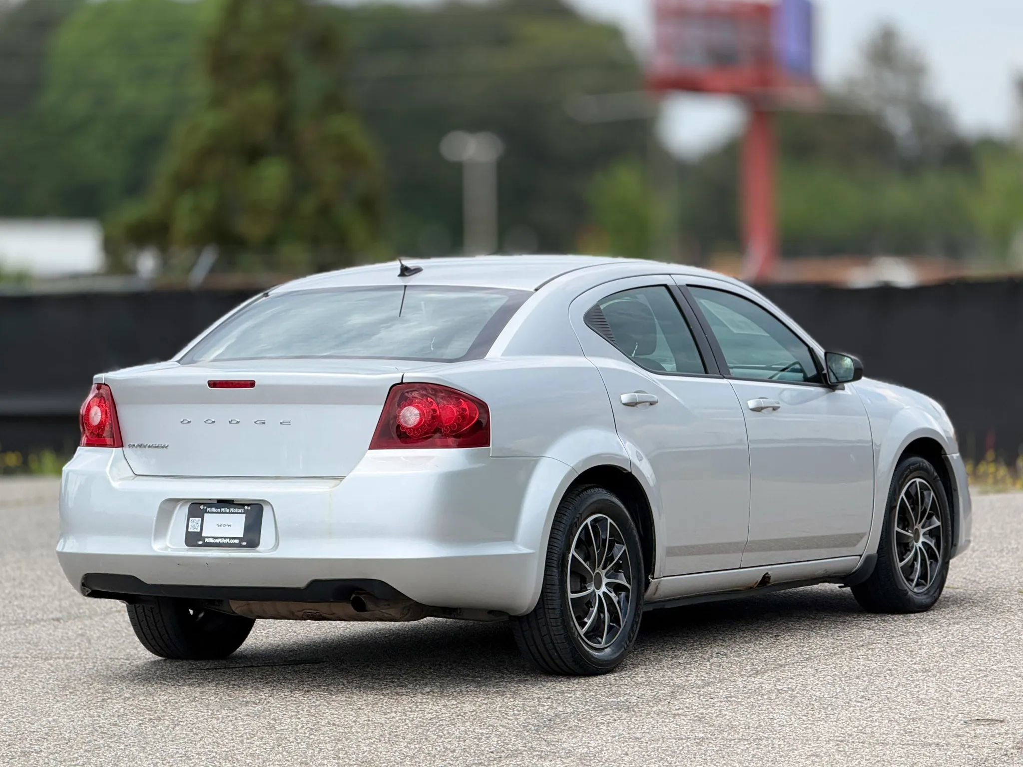 Used 2012 Dodge Avenger SE FWD image 9