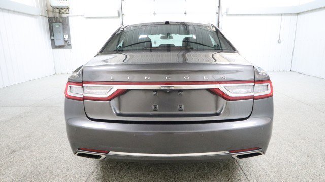 Used 2017 Lincoln Continental Select image 8