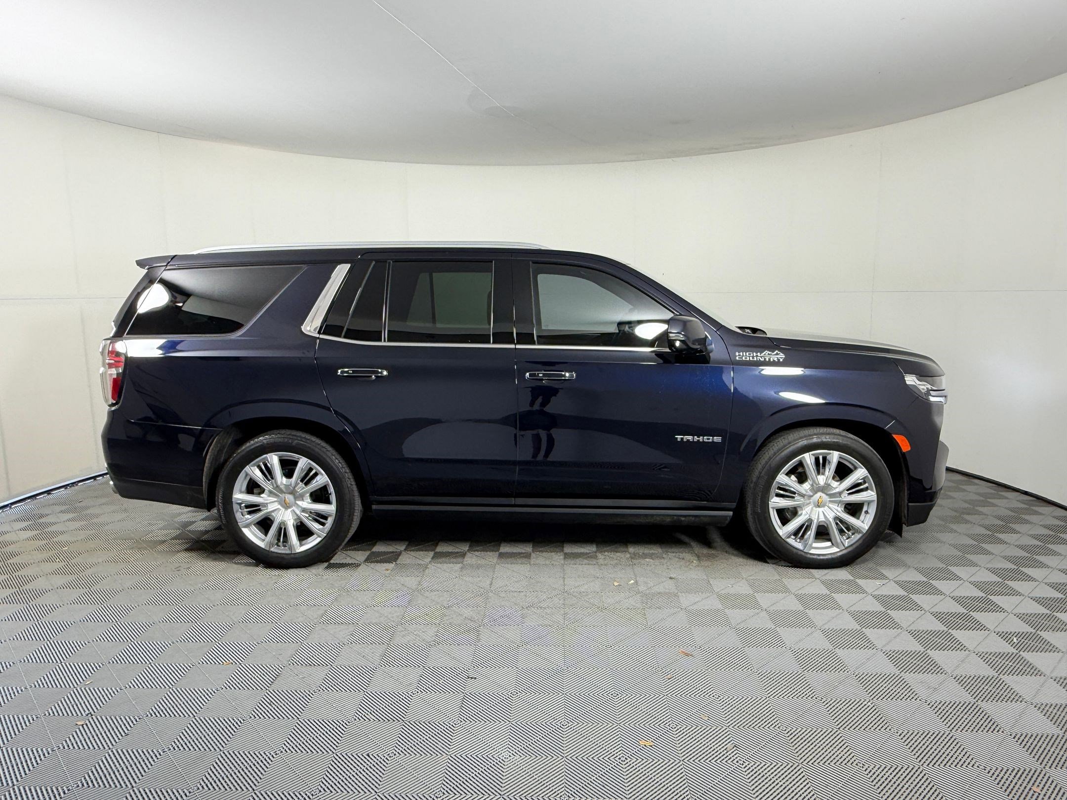 Used 2023 Chevrolet Tahoe High Country RWD image 8