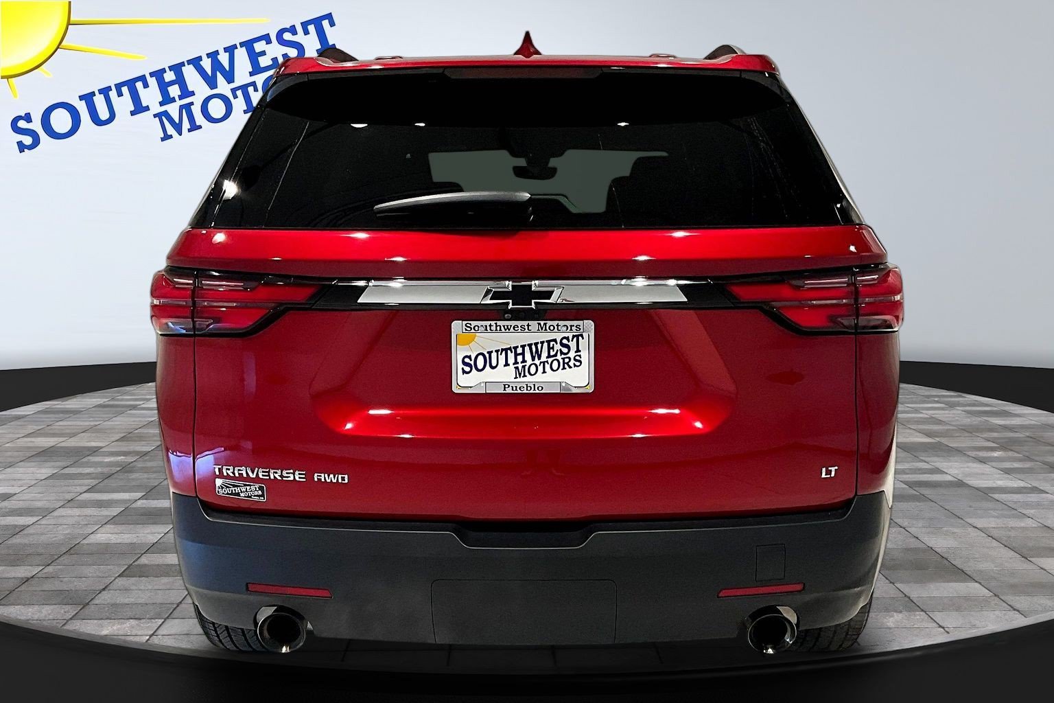 Used 2023 Chevrolet Traverse LT w/ Rear Camera Mirror Package AWD/4WD image 6