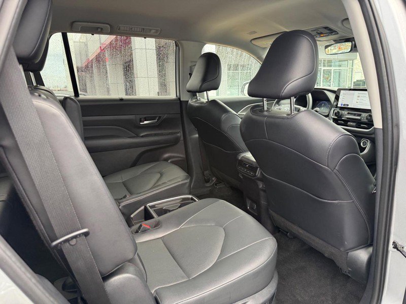 Certified 2025 Toyota Grand Highlander AWD image 12