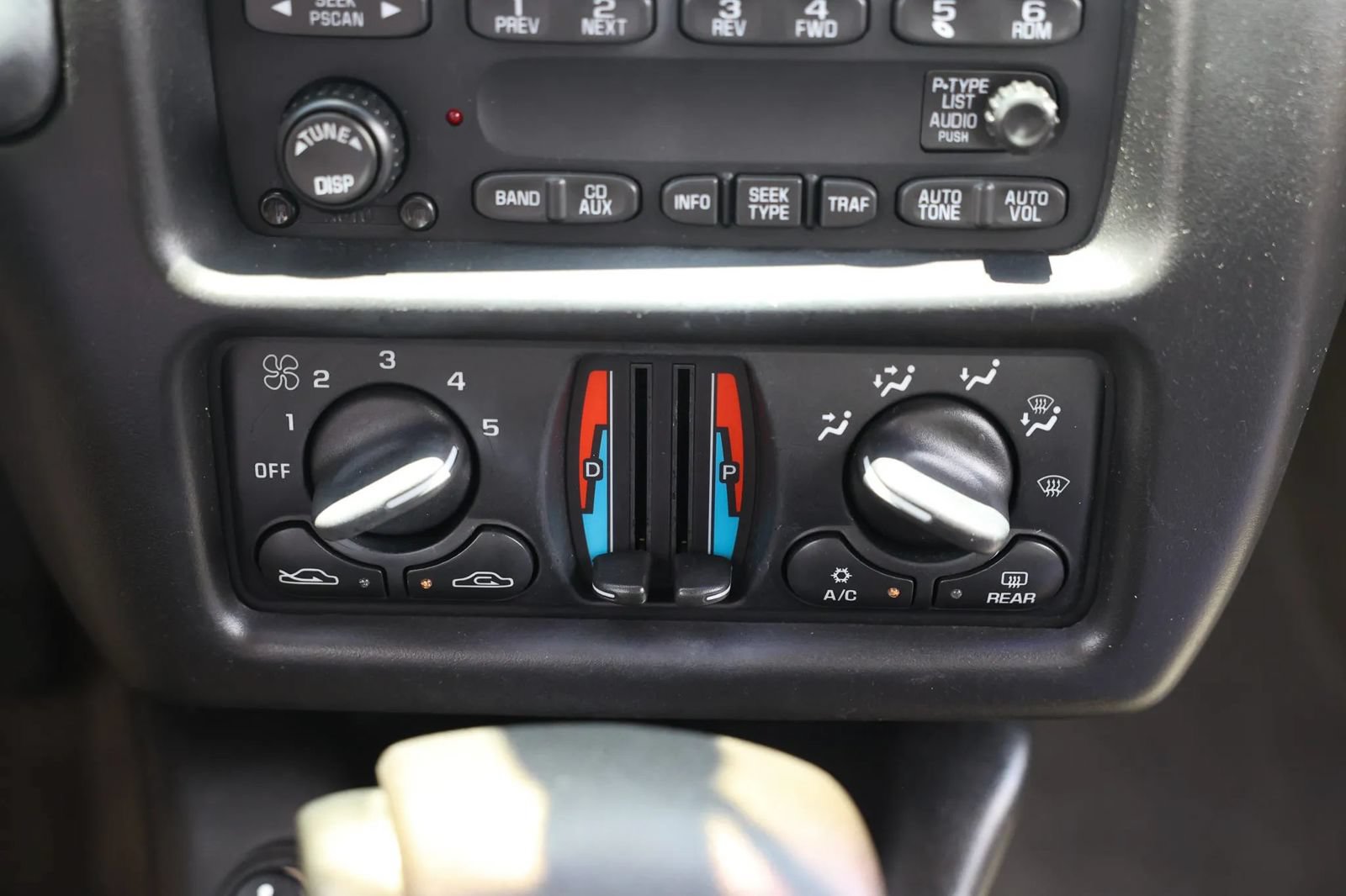 Used 2002 Chevrolet Monte Carlo LS w/ Preferred Equipment Group 1 FWD image 31