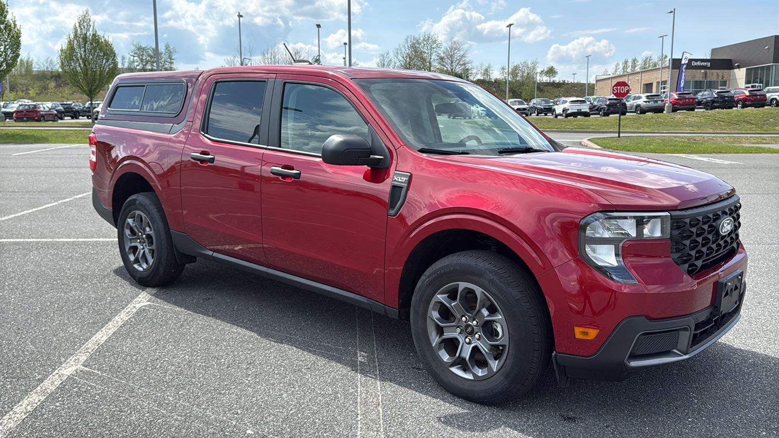 Used 2025 Ford Maverick XLT w/ Equipment Group 302A AWD/4WD image 2
