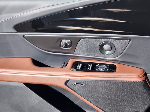 New 2026 Lincoln Nautilus Reserve AWD/4WD image 9