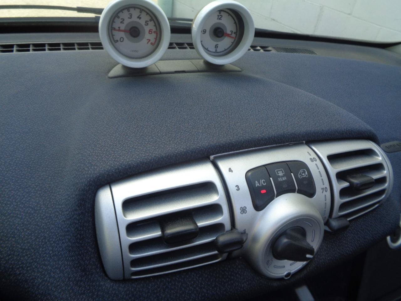 Used 2013 smart fortwo passion RWD image 19