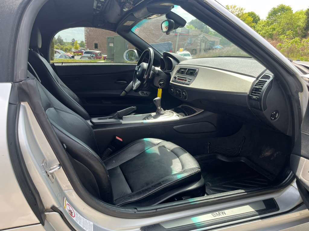 Used 2003 BMW Z4 3.0i RWD image 11