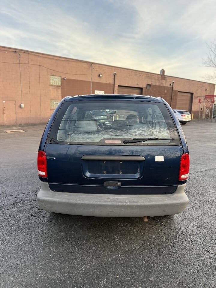 Used 2000 Plymouth Voyager FWD image 6