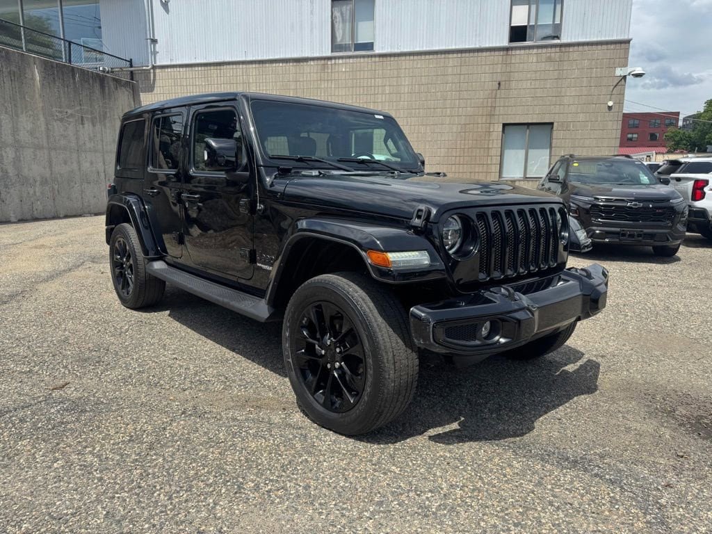 Used 2022 Jeep Wrangler Unlimited Sahara AWD/4WD image 8