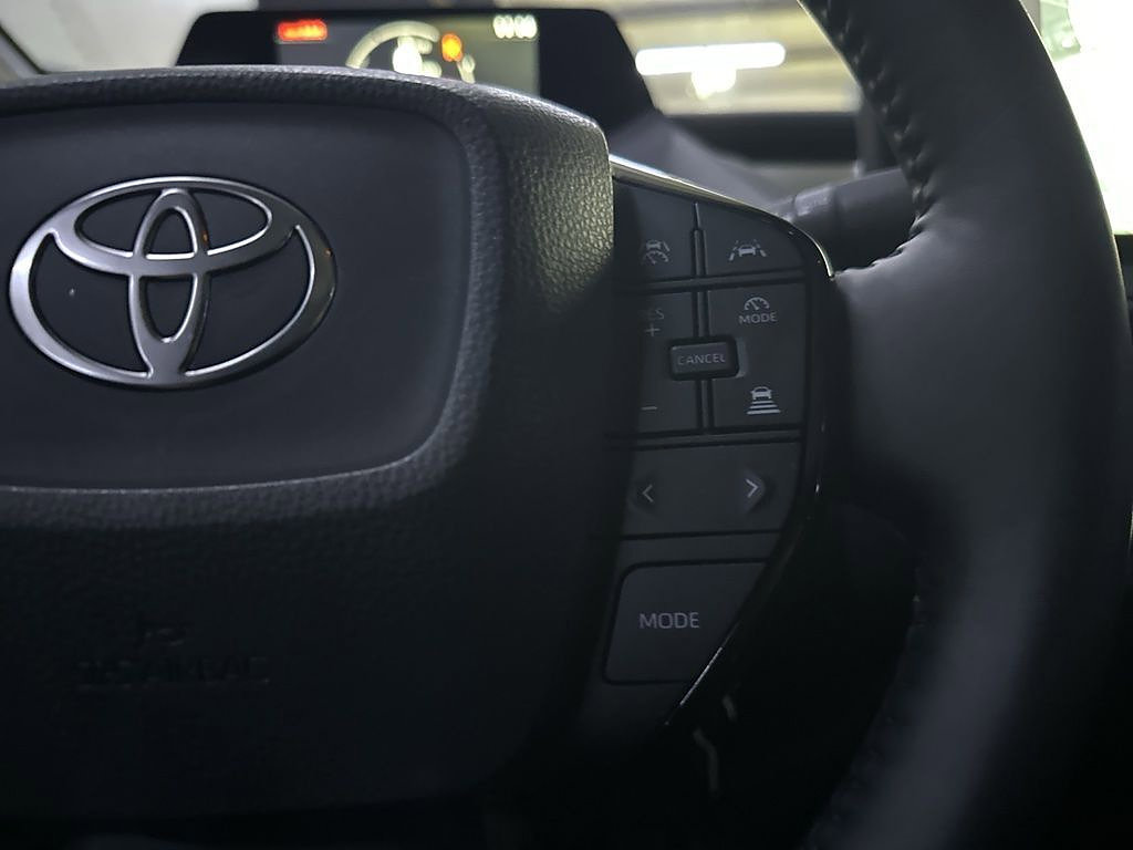 Used 2024 Toyota Prius XLE FWD image 13