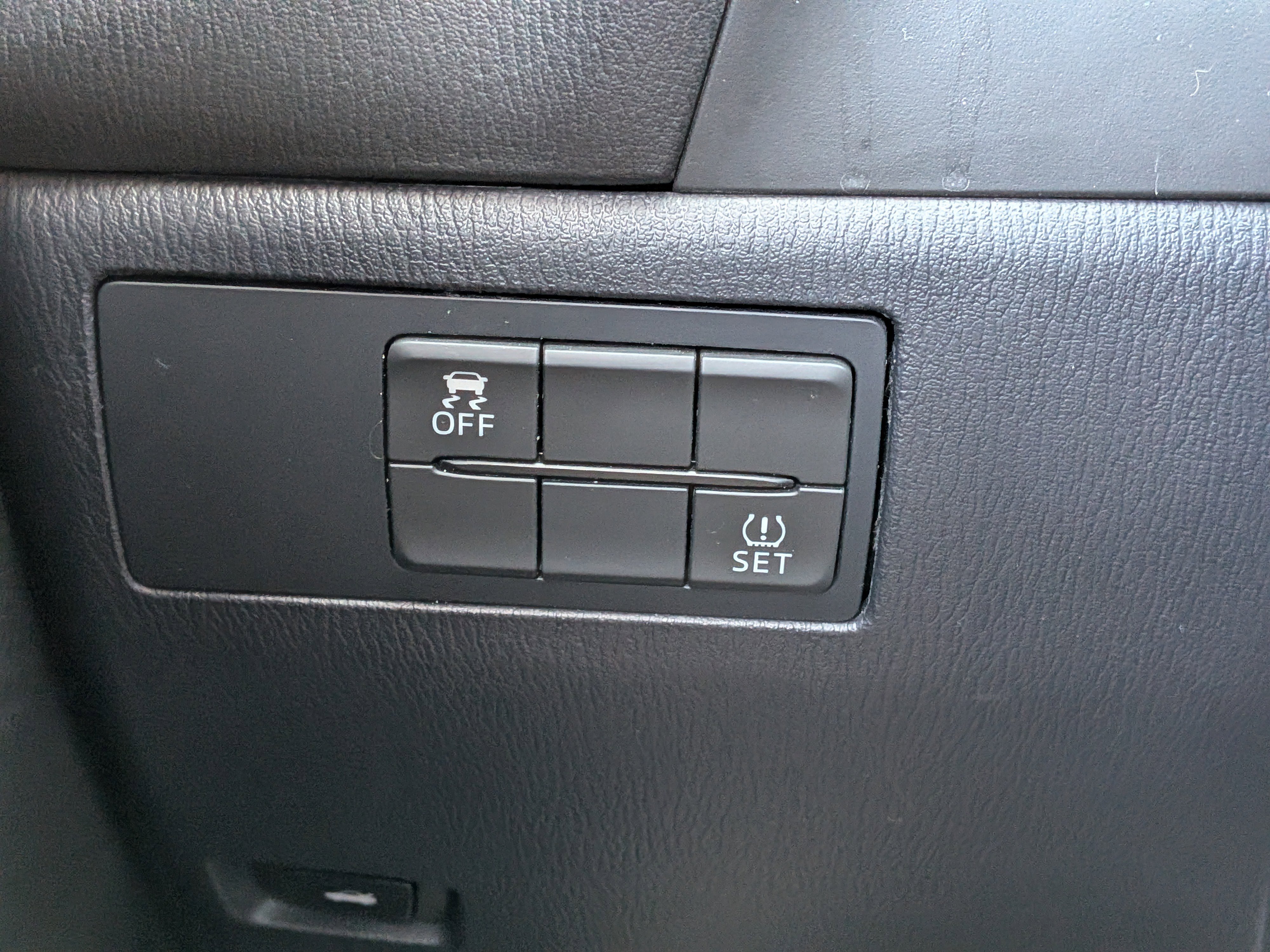 Used 2017 MAZDA MAZDA3 Sport w/ Preferred Equipment Package image 21