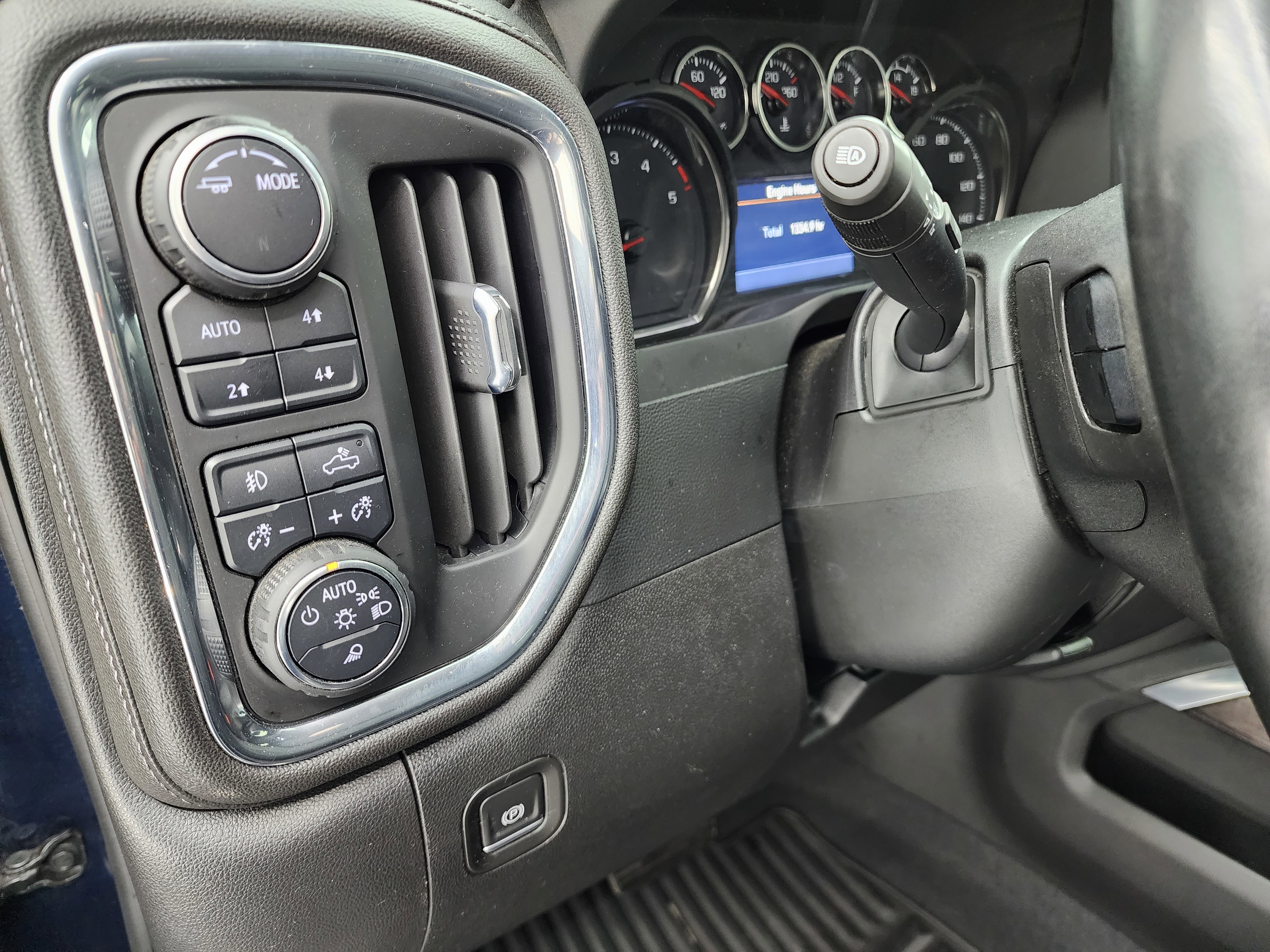 Used 2023 Chevrolet Silverado 3500 LTZ w/ LTZ Plus Package image 47