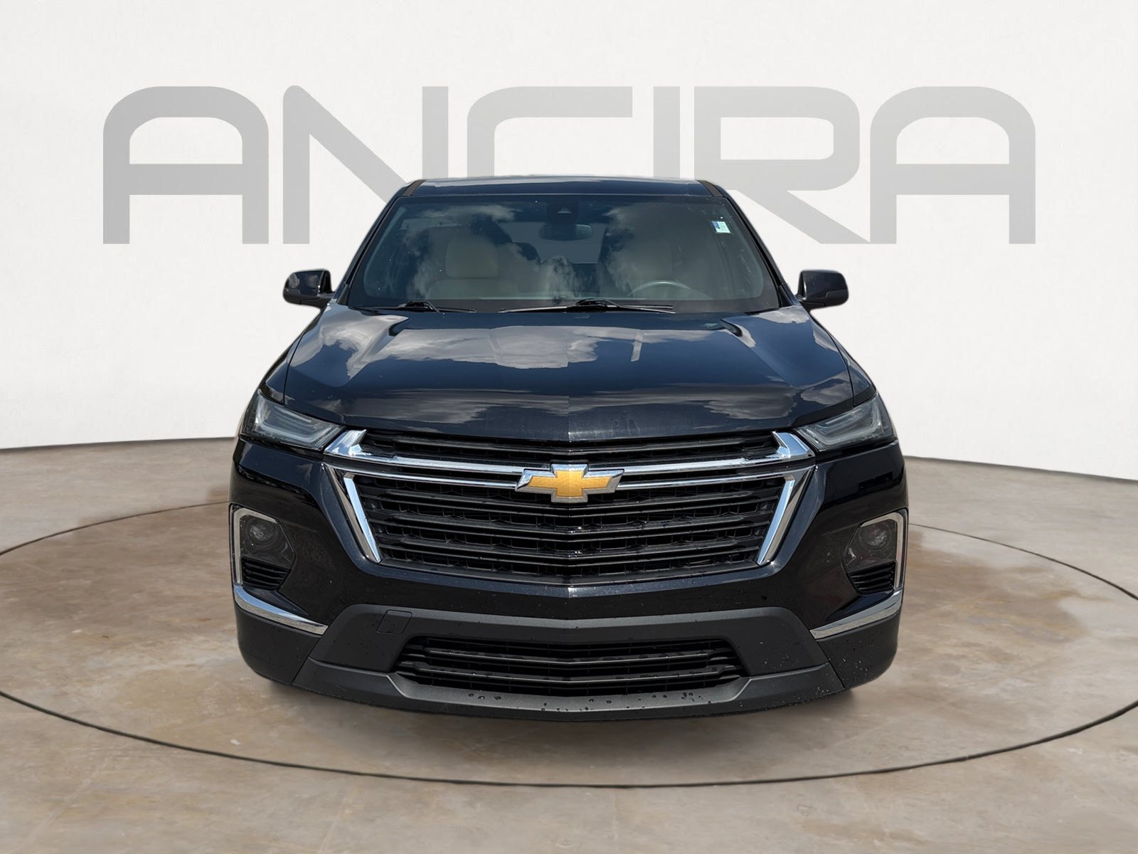 Used 2023 Chevrolet Traverse LS FWD image 4
