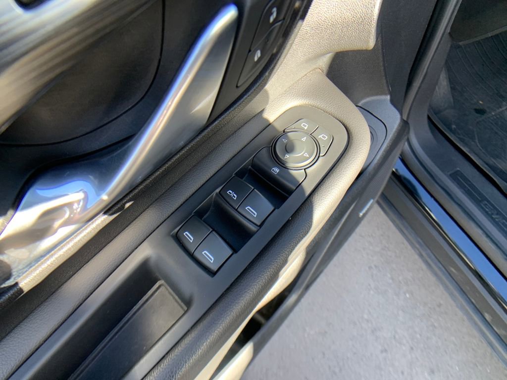 Used 2022 GMC Terrain SLT w/ Infotainment Package II image 13