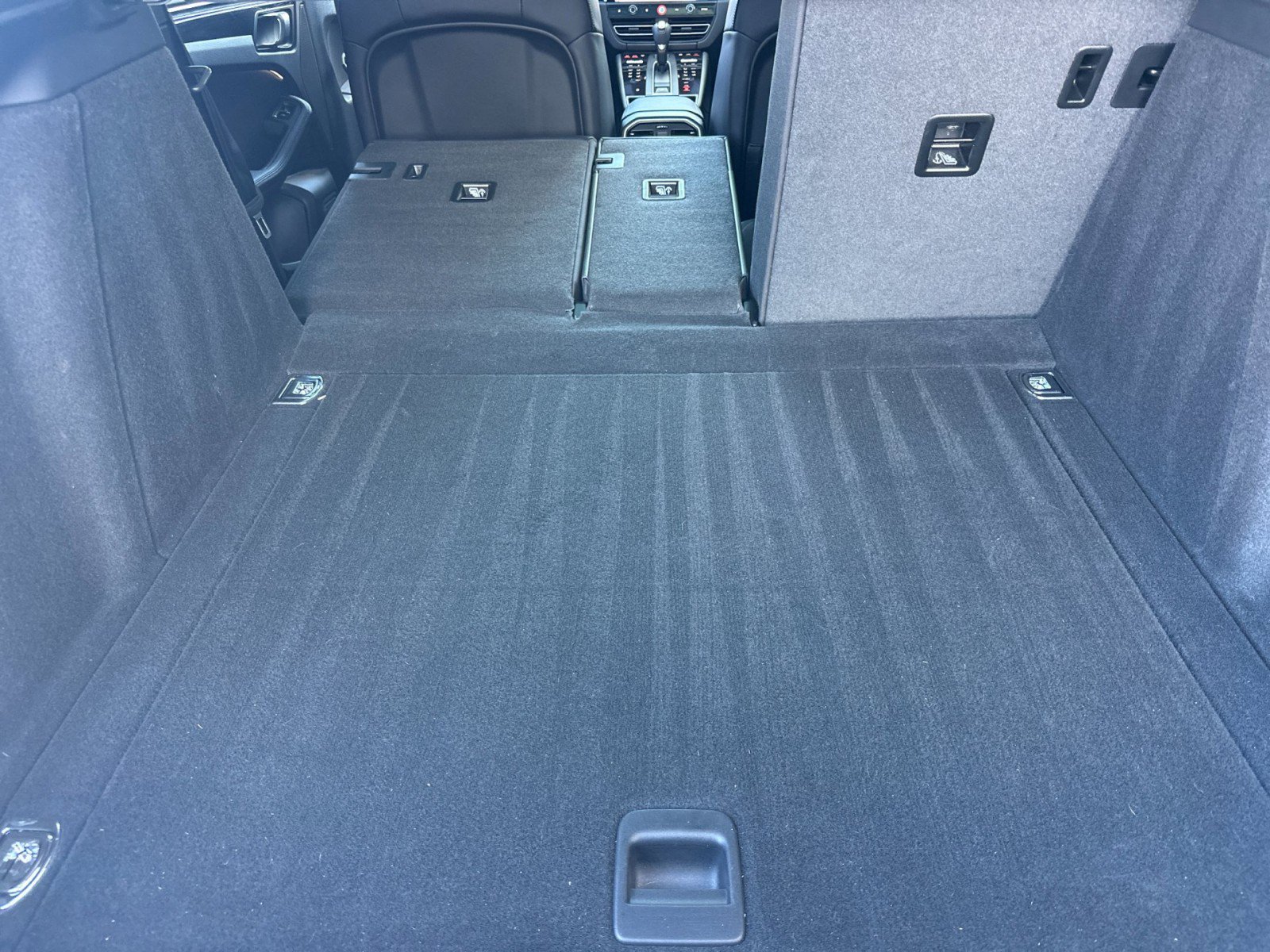 Certified 2025 Porsche Macan image 15