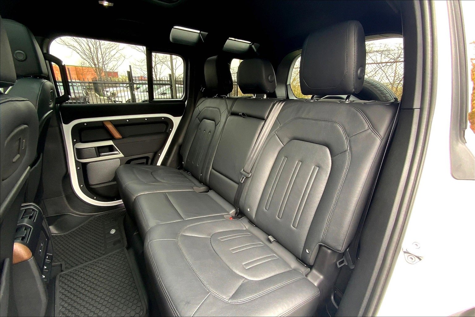 Used 2022 Land Rover Defender 110 S image 20