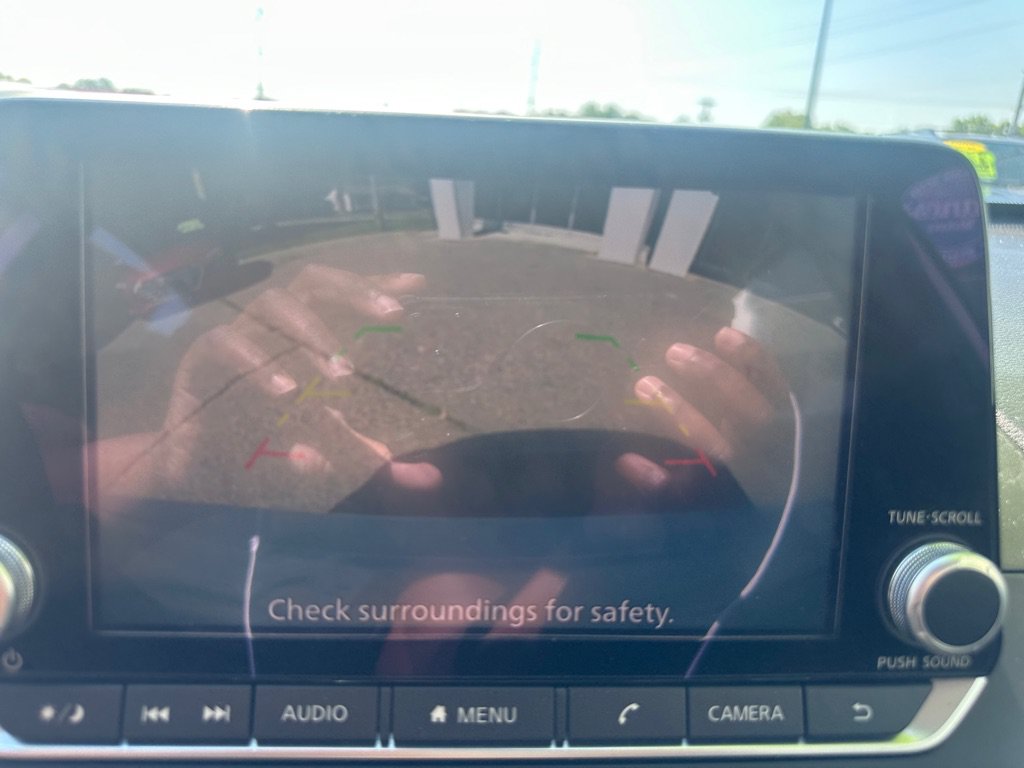 Used 2025 Nissan Altima 2.5 SV FWD image 16