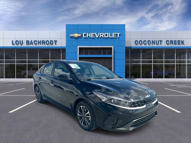 Used 2024 Kia Forte LXS image 2