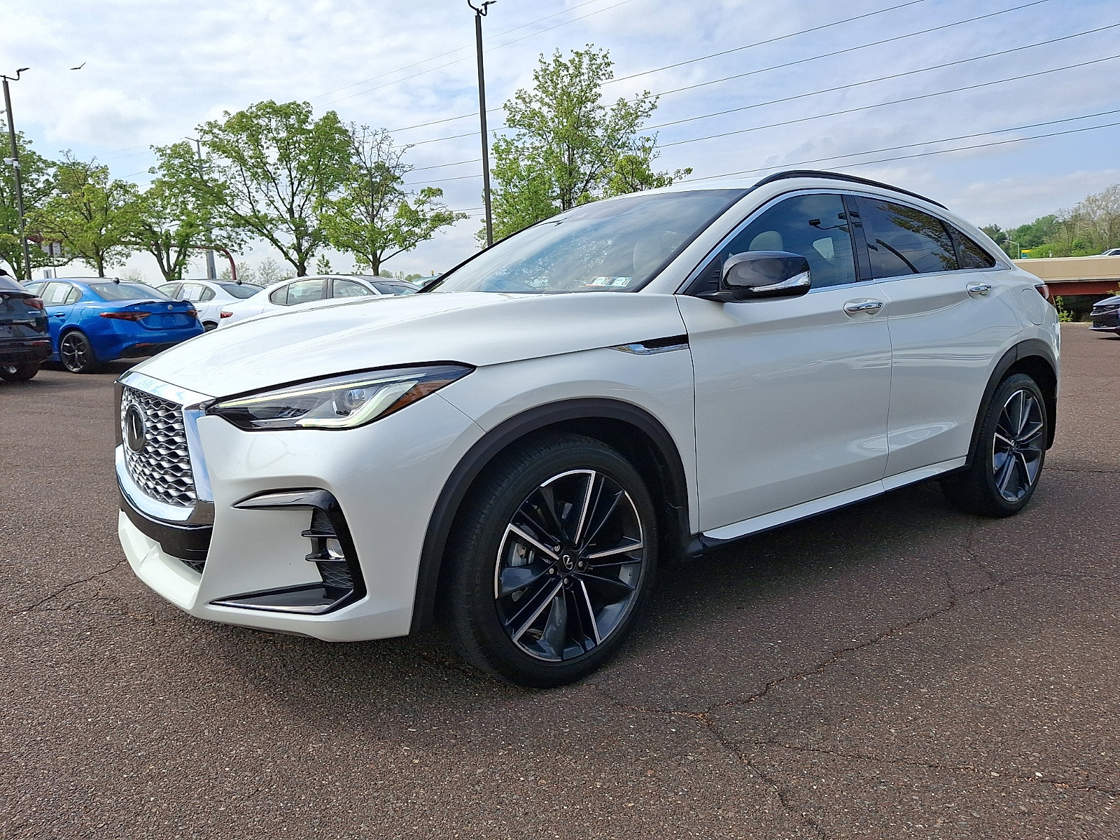 Certified 2023 INFINITI QX55 Luxe w/ Cargo Package AWD/4WD image 3